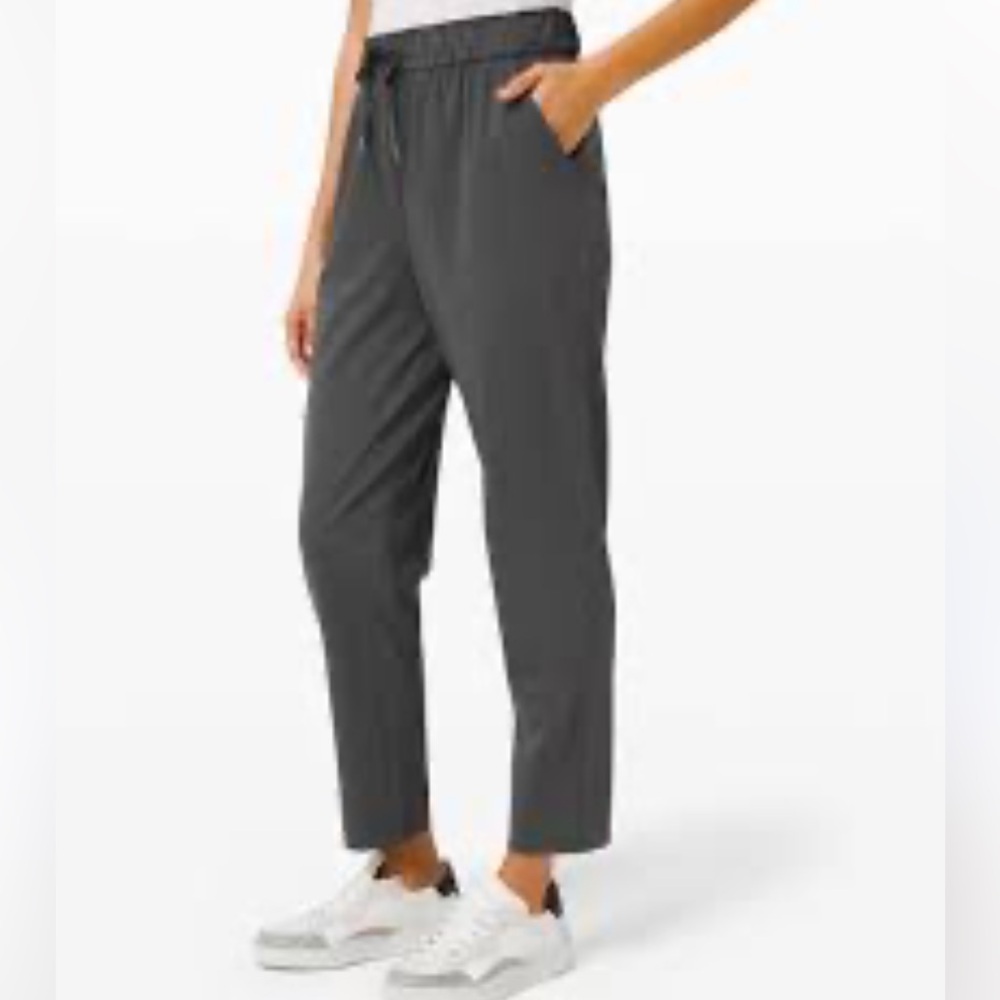 NWOT Lululemon Black On Move Trousers Size 6